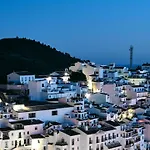 Дом отдыха ,nerja, Seaview, Pool, 3 Bedrooms, Huge Terrace And Garden Нерха