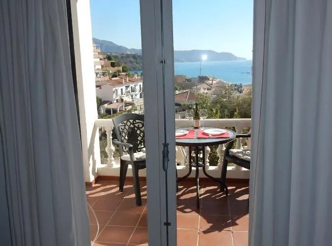別荘 ,nerja, Seaview, Pool, 3 Bedrooms, Huge Terrace And Garden