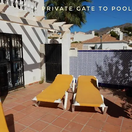 ,nerja, Seaview, Pool, 3 Bedrooms, Huge Terrace And Garden Feriehus *