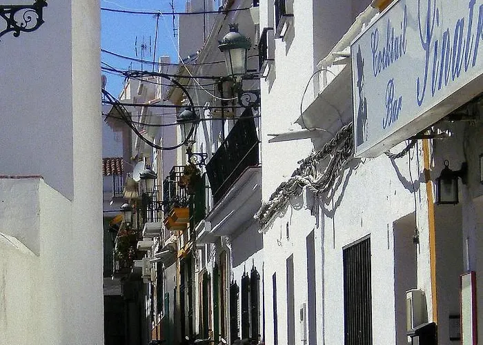 Hébergement de vacances ,nerja, Seaview, Pool, 3 Bedrooms, Huge Terrace And Garden *