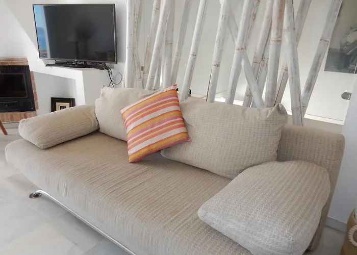 Hébergement de vacances ,nerja, Seaview, Pool, 3 Bedrooms, Huge Terrace And Garden *